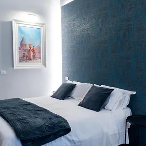 catarina-suites-centro-storico.taorminaitalyhotels.com/